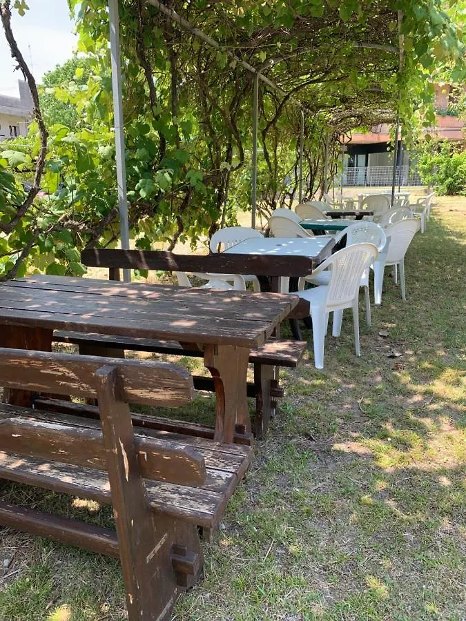 Hotel Del Vecchio ريميني 3*,  إيطاليا